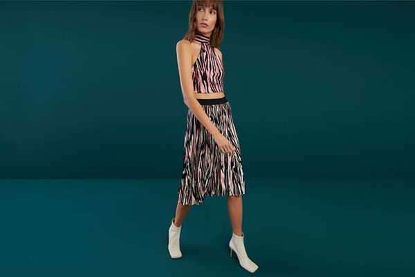 Modadan Uzak Kalmayın: Crop Top Nasıl Giyilir?