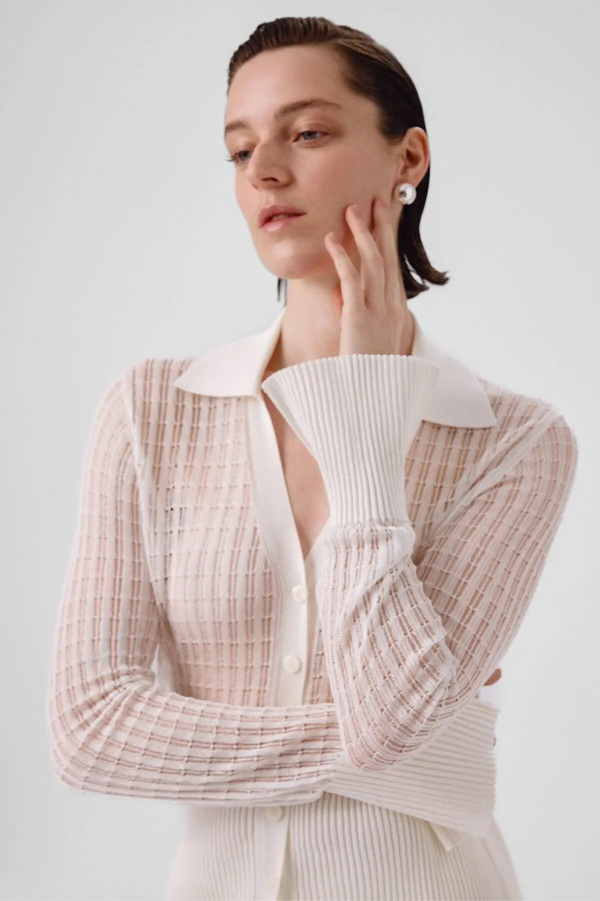 Kadın Hırka Stilleri: 2026 Baharının Trend Renkleri