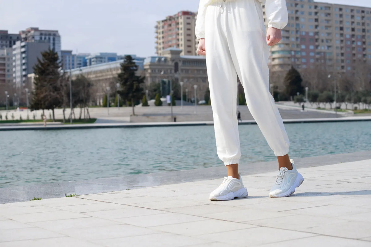 Jogger Pantolon Nedir? Nasıl Kombinlenir?