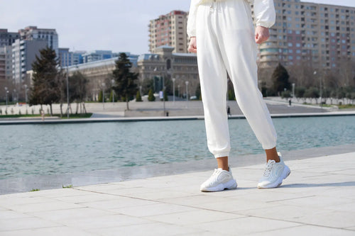 Jogger Pantolon Nedir? Nasıl Kombinlenir?