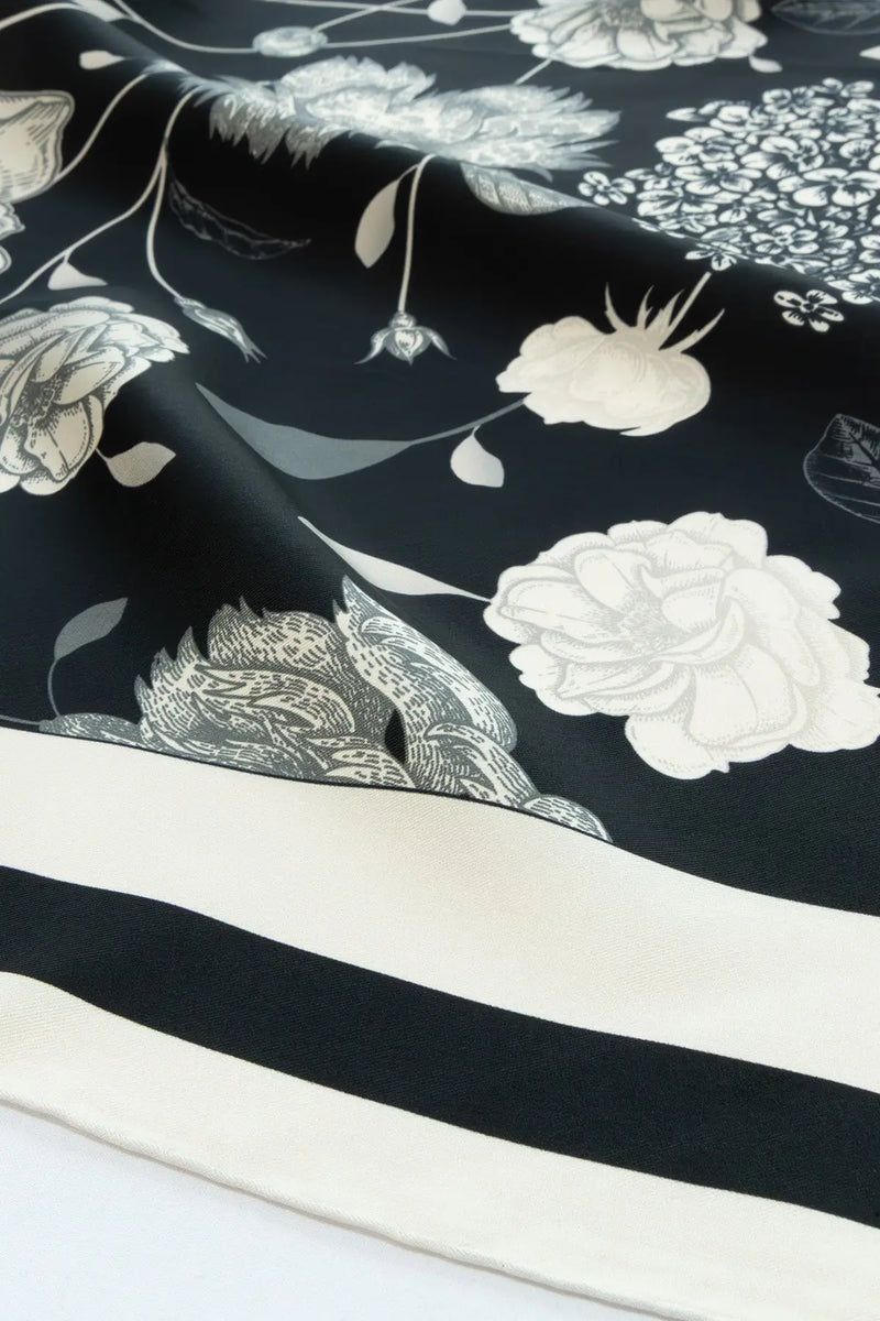 Siyah Amber Çiçek Bahçesi İpek Eşarp  Mısırlı 1951