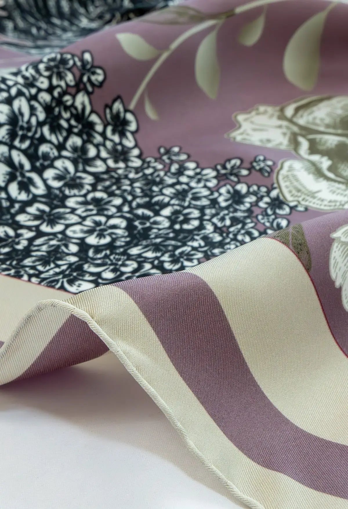 Koyu Pembe Çiçek Bahçesi İpek Eşarp  Mısırlı 1951