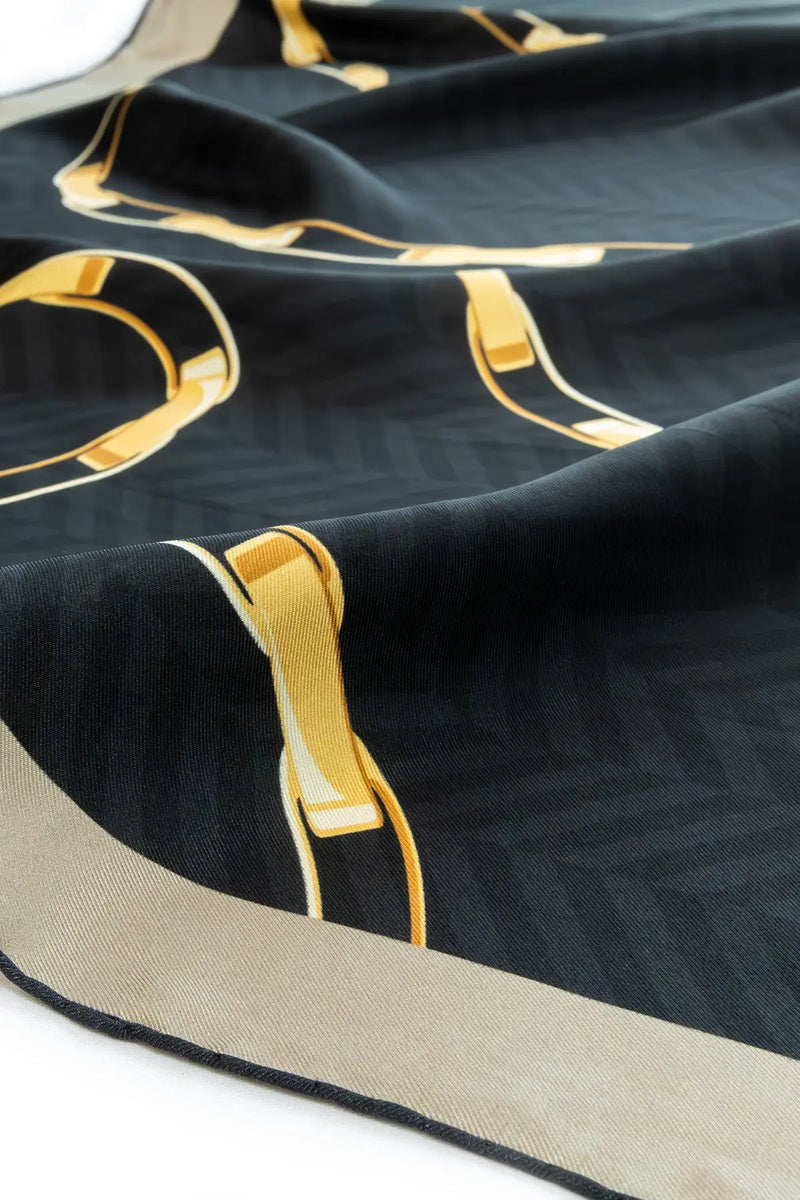 Siyah Hardal Zincir Motifli İpek Eşarp  Mısırlı 1951