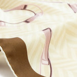 Açık Bej Pembe Zincir Motifli İpek Eşarp  Mısırlı 1951