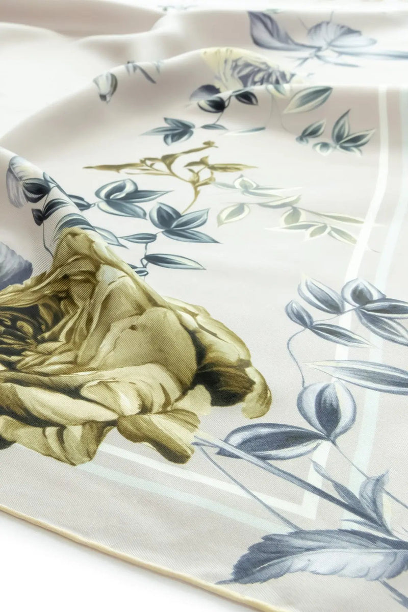 Açık Gri Gül Desenli İpek Eşarp  Mısırlı 1951