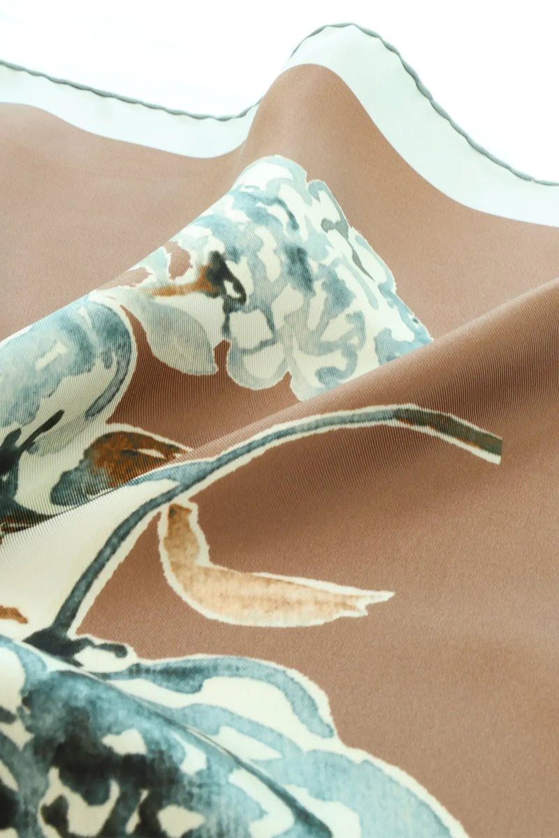 Ekru Kahverengi Yaprak Desenli İpek Eşarp  Mısırlı 1951