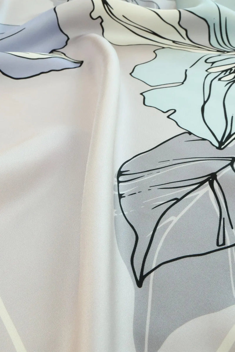 Açık Gri İri Çiçek Baskılı İpek Eşarp  Mısırlı 1951