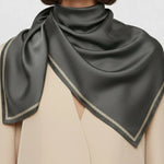 Siyah Kenarı Geometrik Desenli İpek Eşarp  Mısırlı 1951