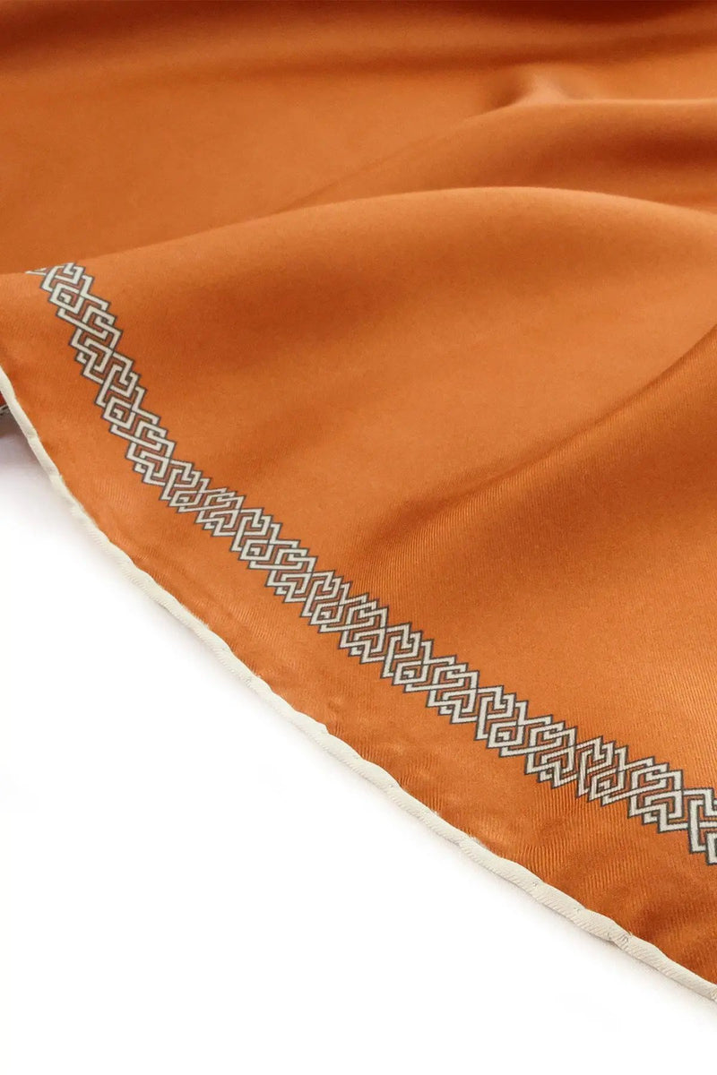 Kiremit Kenarı Geometrik Desenli İpek Eşarp  Mısırlı 1951