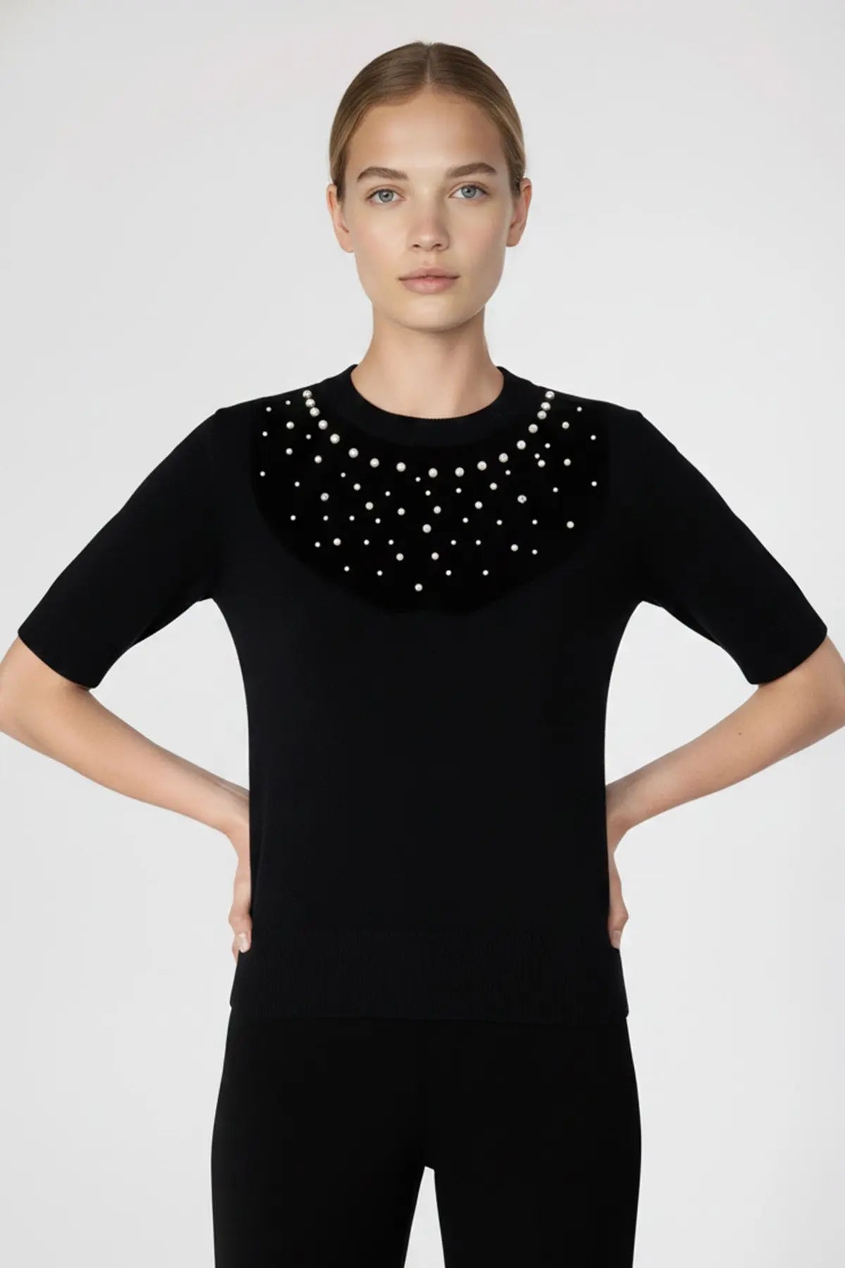 Siyah Yakası İşlemeli Triko Kadın Kazak  Mısırlı 1951