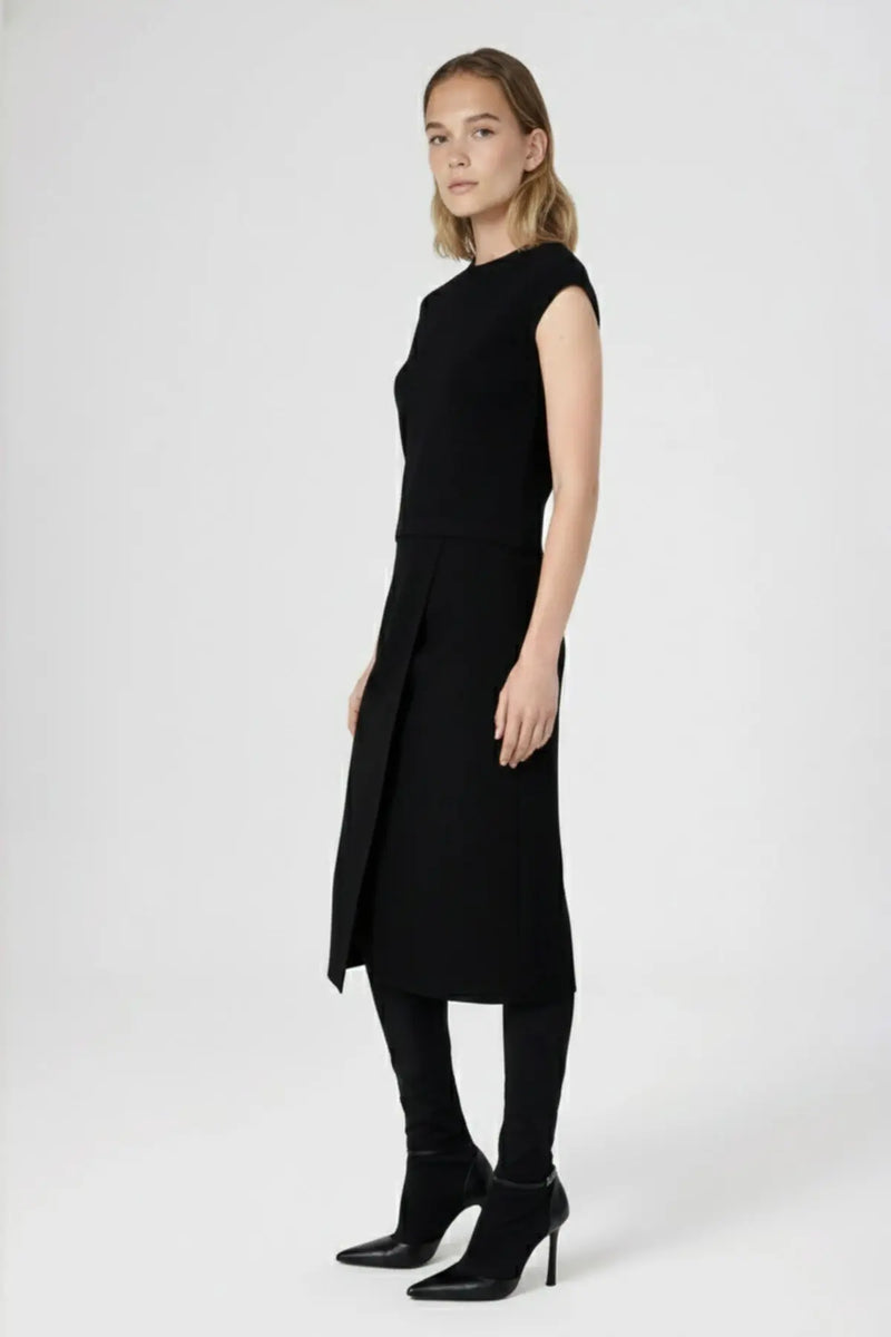 Siyah Yakası Desenli Crop Top