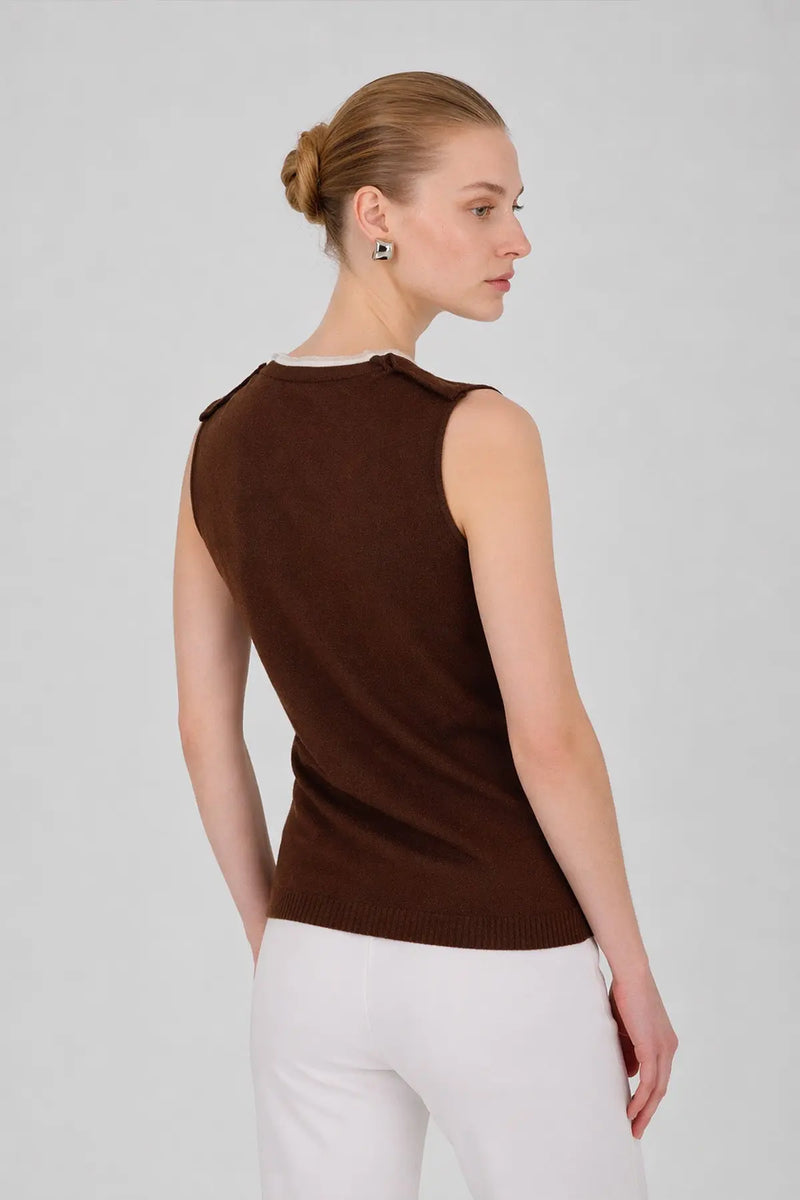 Kahverengi Yakası Bağlamalı Kolsuz Bluz  Mısırlı 1951