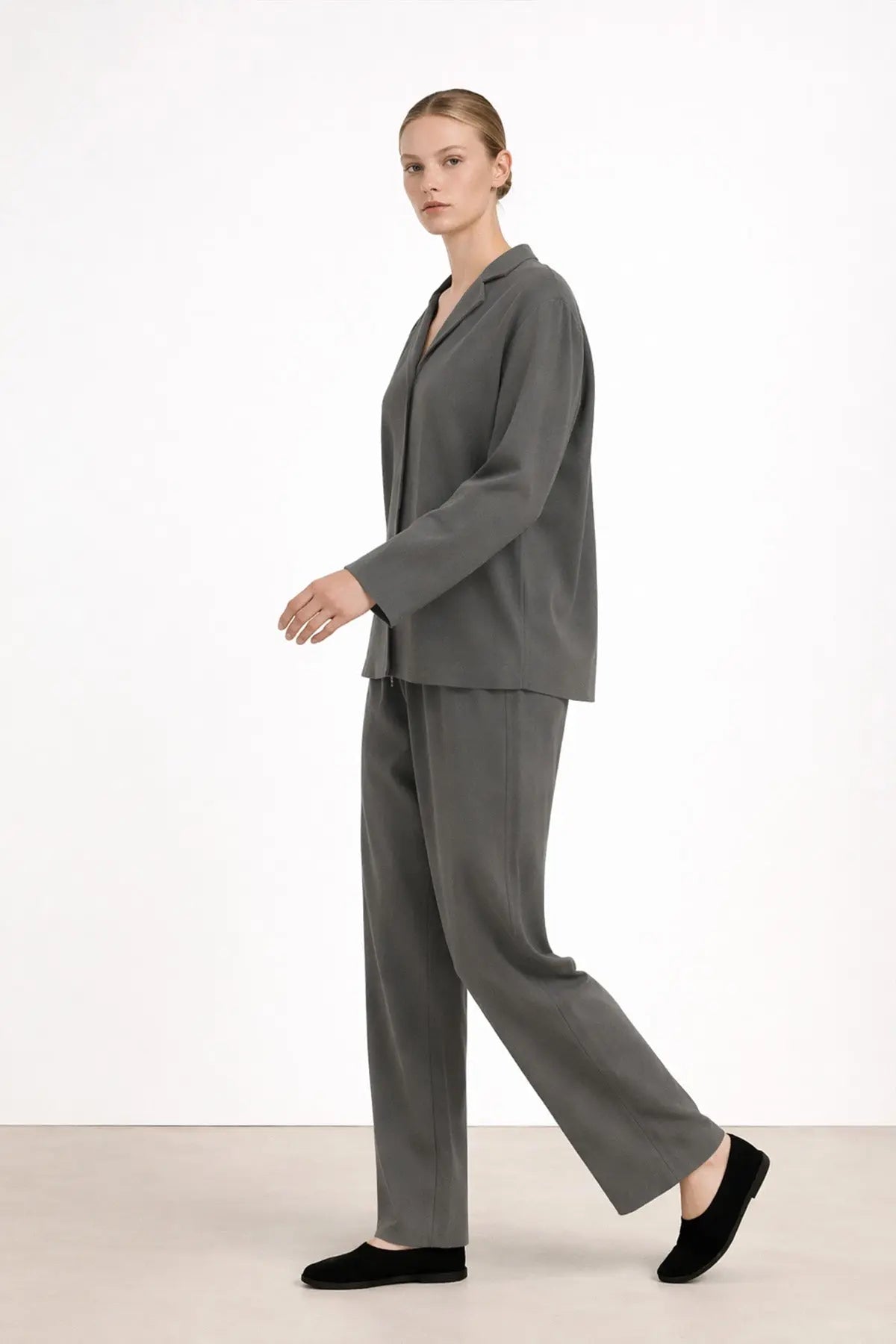 Koyu Gri V Yaka Kadın Gömlek  Mısırlı 1951