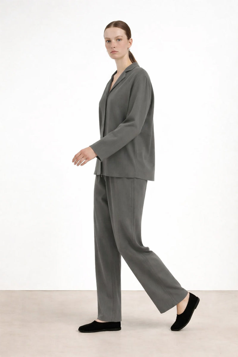 Koyu Gri V Yaka Kadın Gömlek