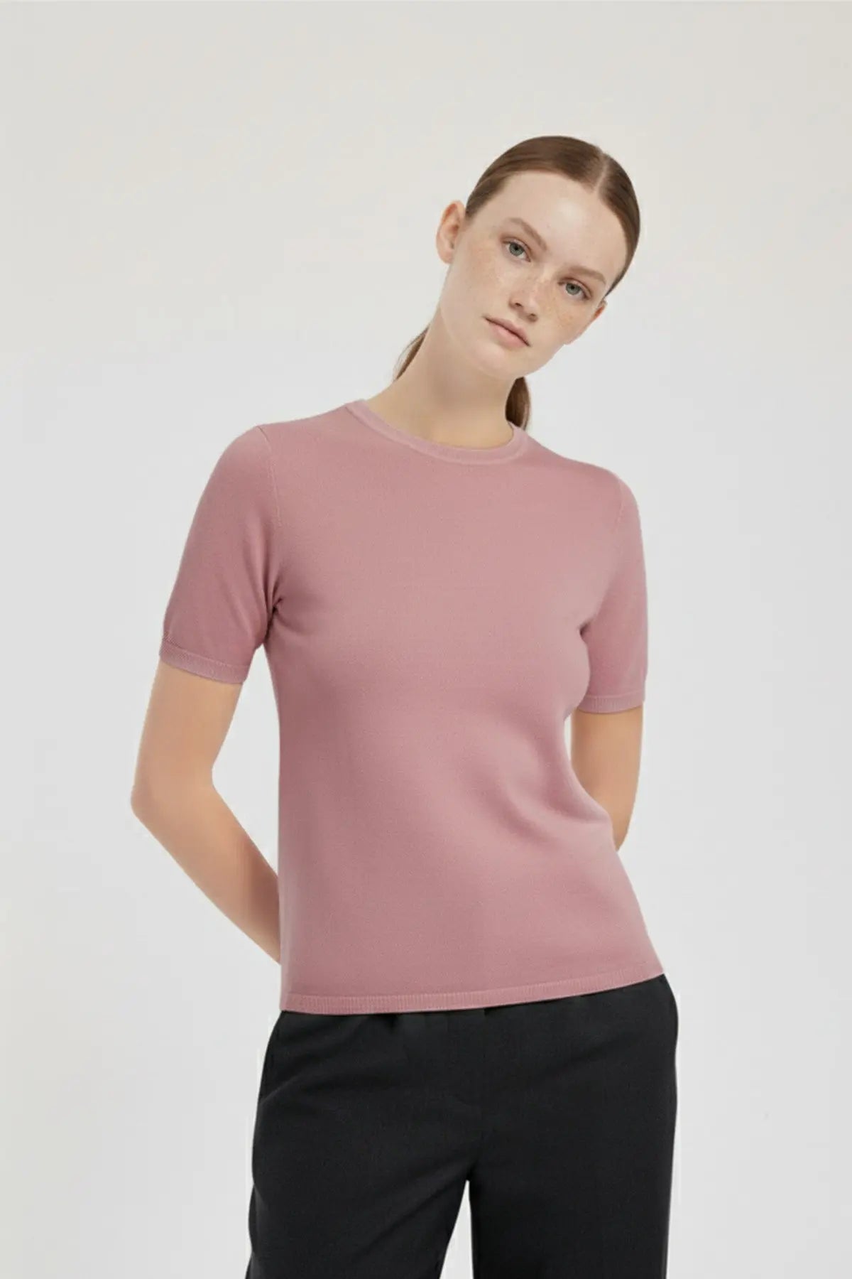 Gül Kurusu Bisiklet Yaka Kadın Tişört  Mısırlı 1951