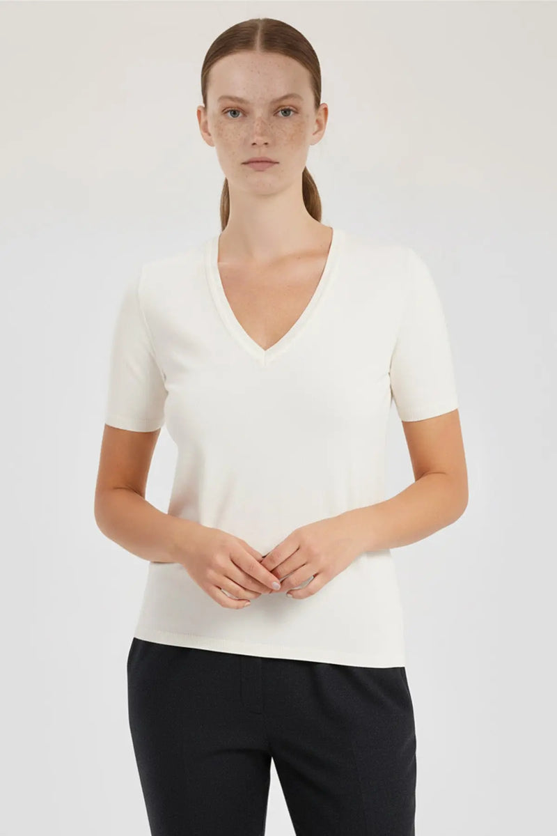 Ekru V Yaka Kadın Tişört  Mısırlı 1951