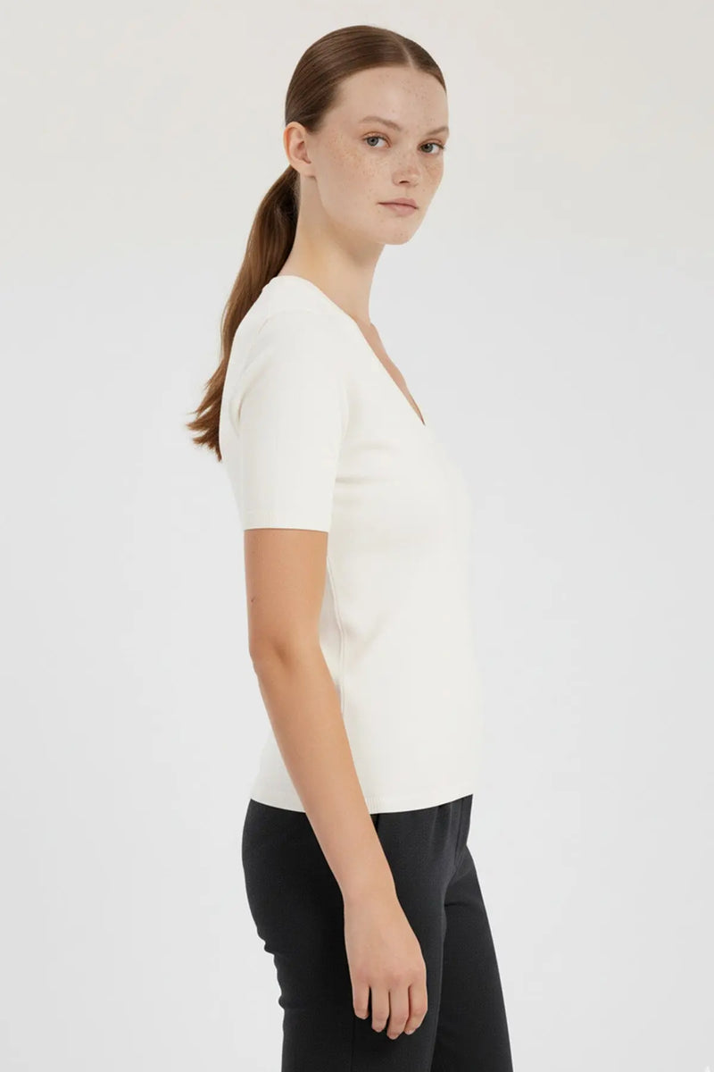 Ekru V Yaka Kadın Tişört  Mısırlı 1951