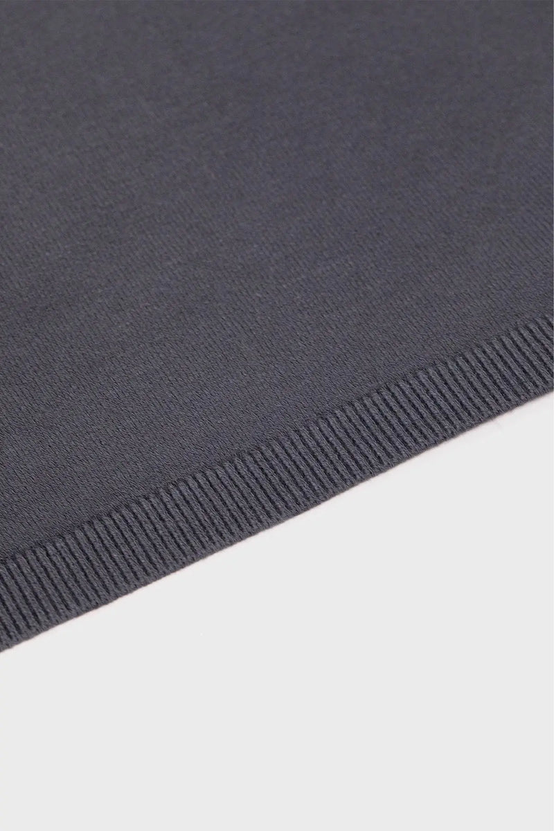 Koyu Gri V Yaka Kadın Tişört  Mısırlı 1951