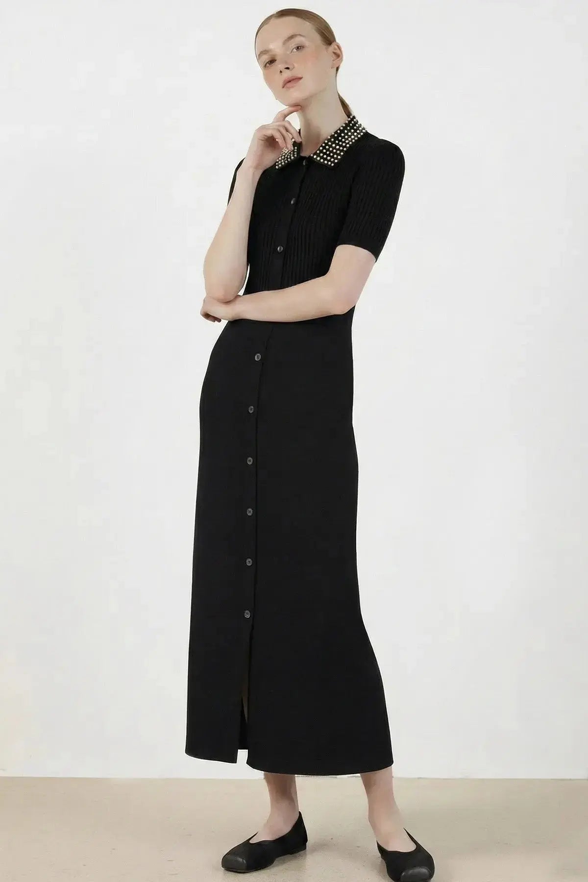 Siyah İnci Detaylı Önden Düğmeli Elbise  Mısırlı 1951