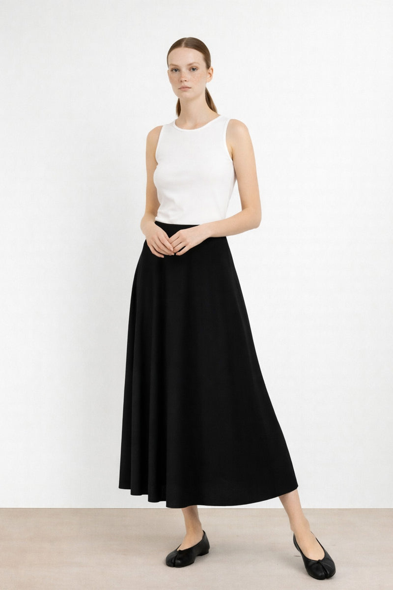 Siyah Pileli Kloş Midi Etek