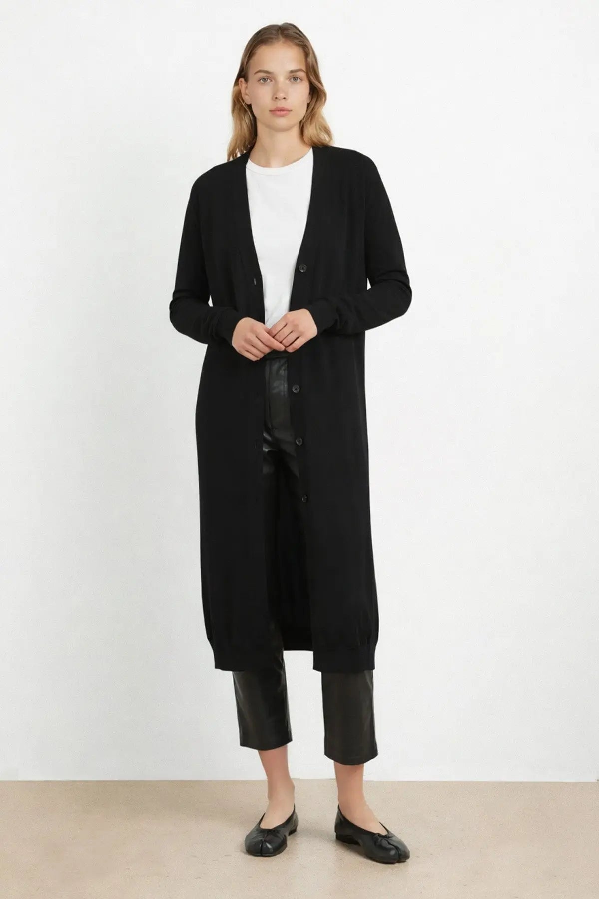 Siyah Boydan Düğmeli Uzun Kadın Hırka - Mısırlı 1951