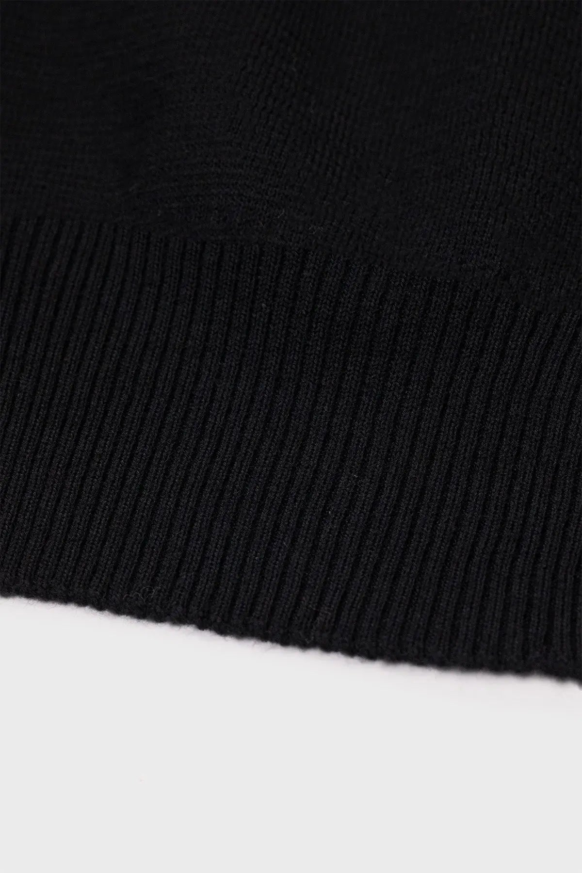 Siyah Yakası Taş İşlemeli Kadın Hırka  Mısırlı 1951