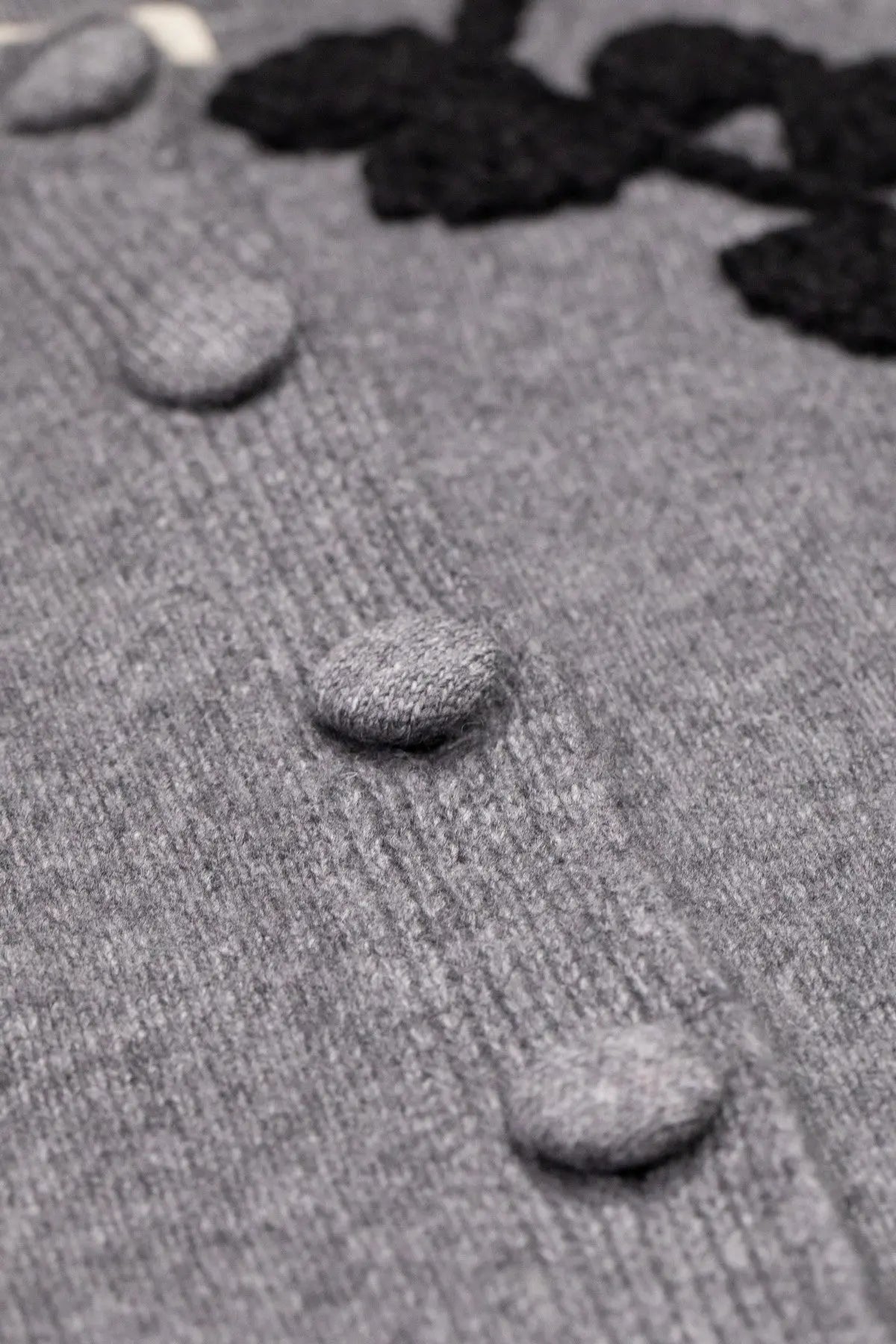 Gri Siyah Yaprak İşlemeli Kadın Hırka  Mısırlı 1951