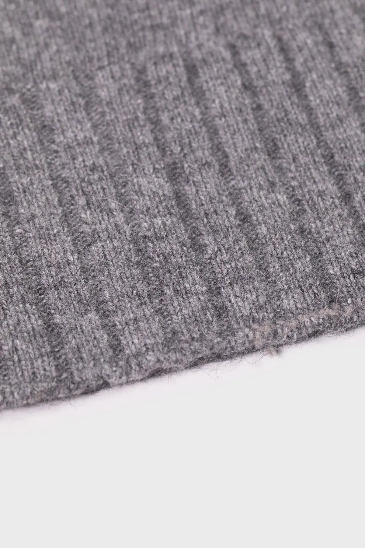 Gri Siyah Yaprak İşlemeli Kadın Hırka  Mısırlı 1951