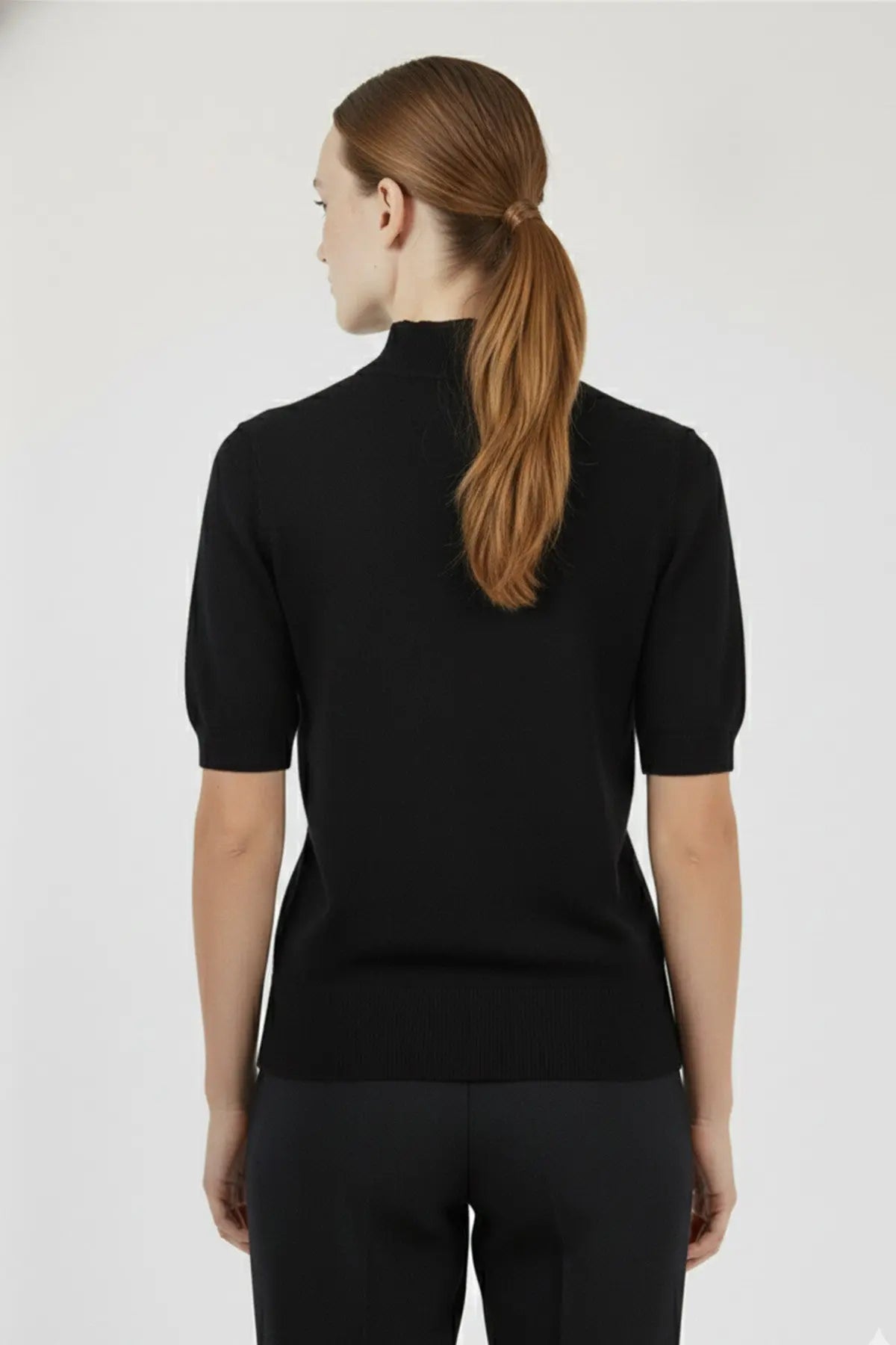 Siyah Yarım Boğazlı Kısa Kollu Kadın Kazak  Mısırlı 1951