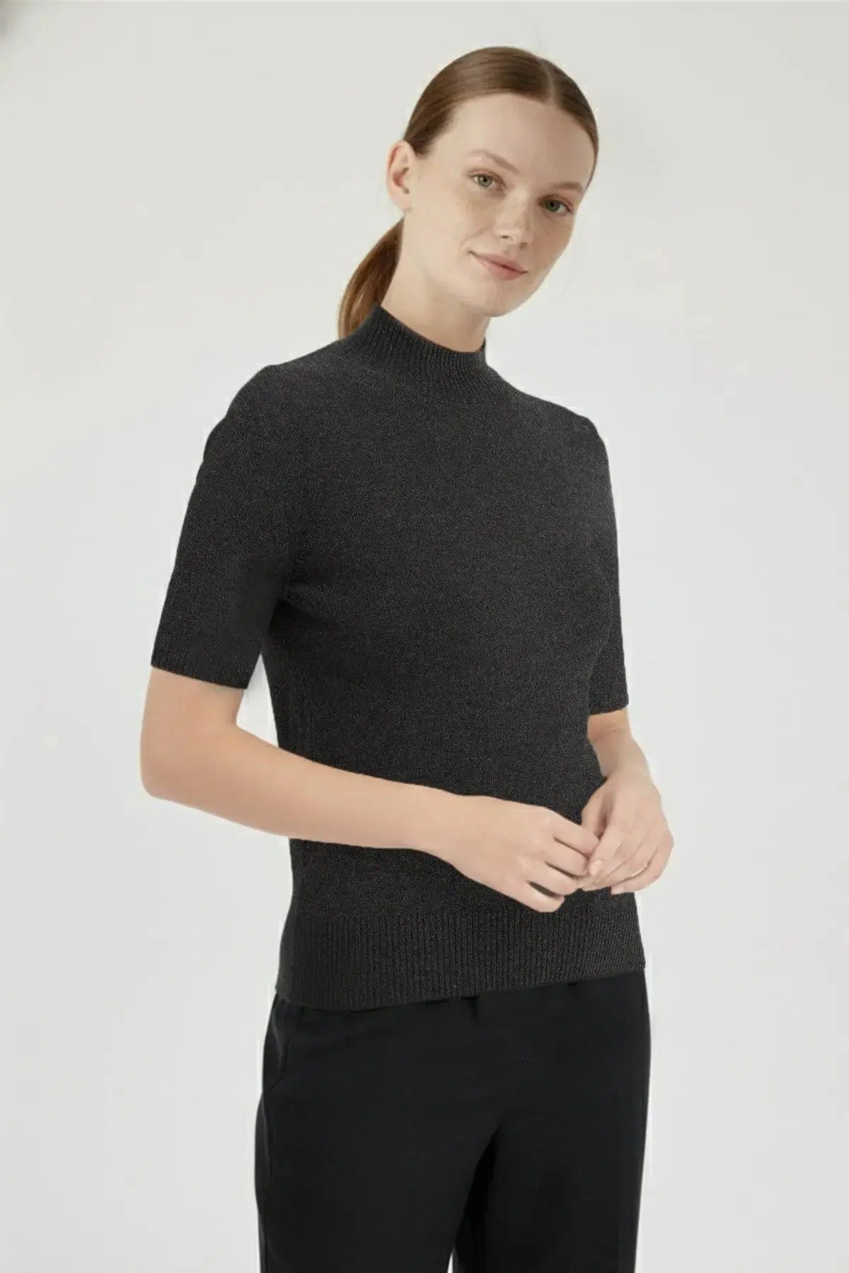 Koyu Gri Yarım Boğazlı Kısa Kollu Kadın Kazak  Mısırlı 1951