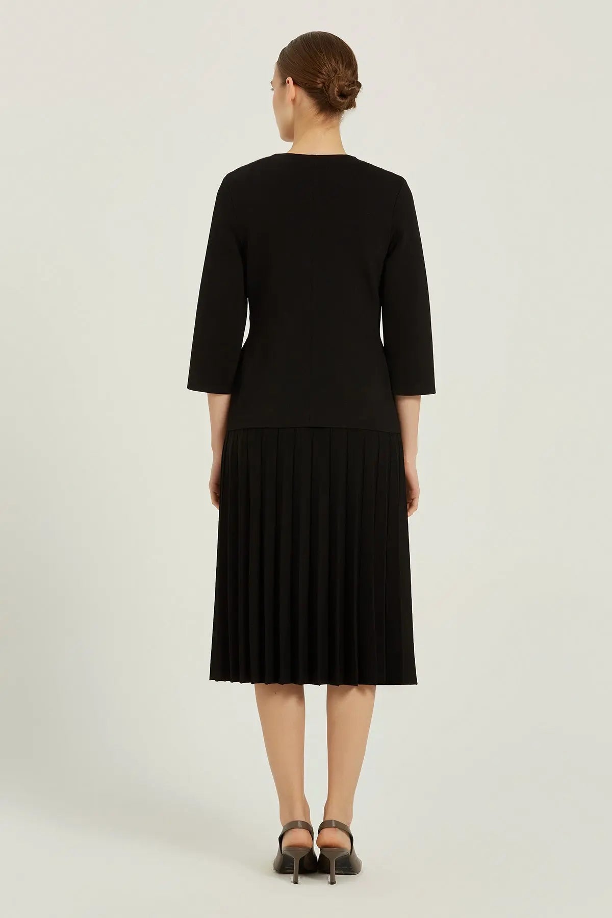 Siyah Truvakar Kollu Düğmeli Kadın Ceket  Mısırlı 1951