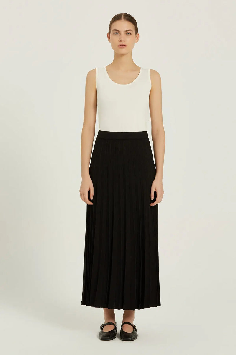 Siyah Piliseli Uzun Triko Etek  Mısırlı 1951