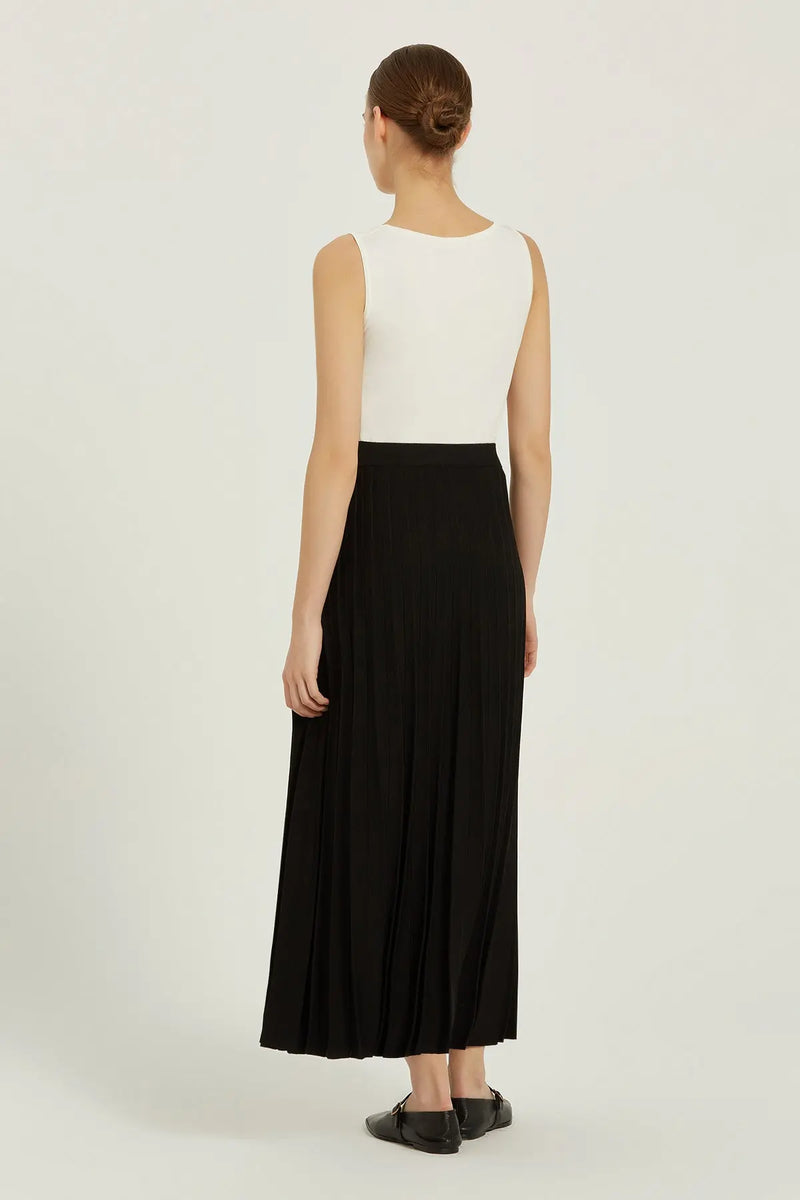 Siyah Piliseli Uzun Triko Etek  Mısırlı 1951