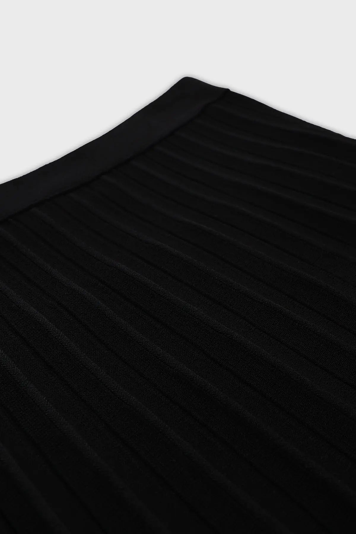 Siyah Piliseli Uzun Triko Etek  Mısırlı 1951