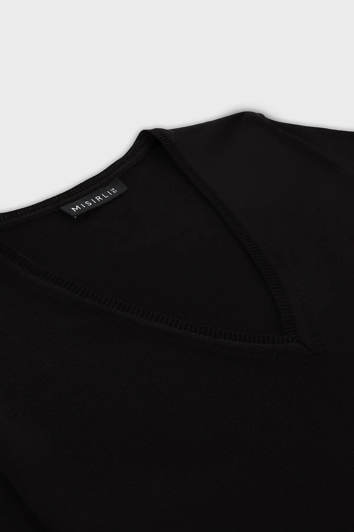 Siyah V Yaka Triko Kadın Tişört  Mısırlı 1951