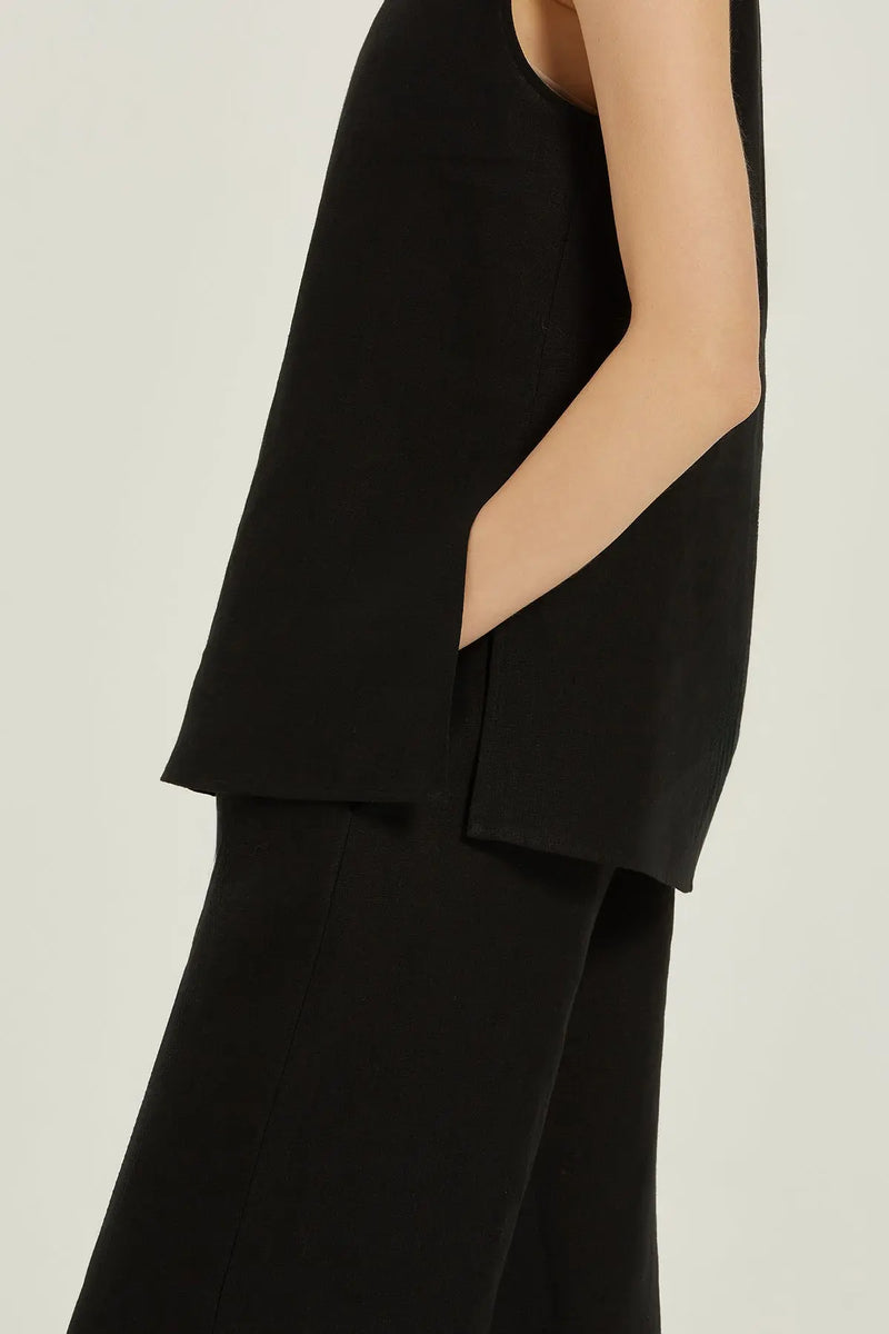 Siyah V Yaka Yırtmaç Detaylı Keten Bluz  Mısırlı 1951