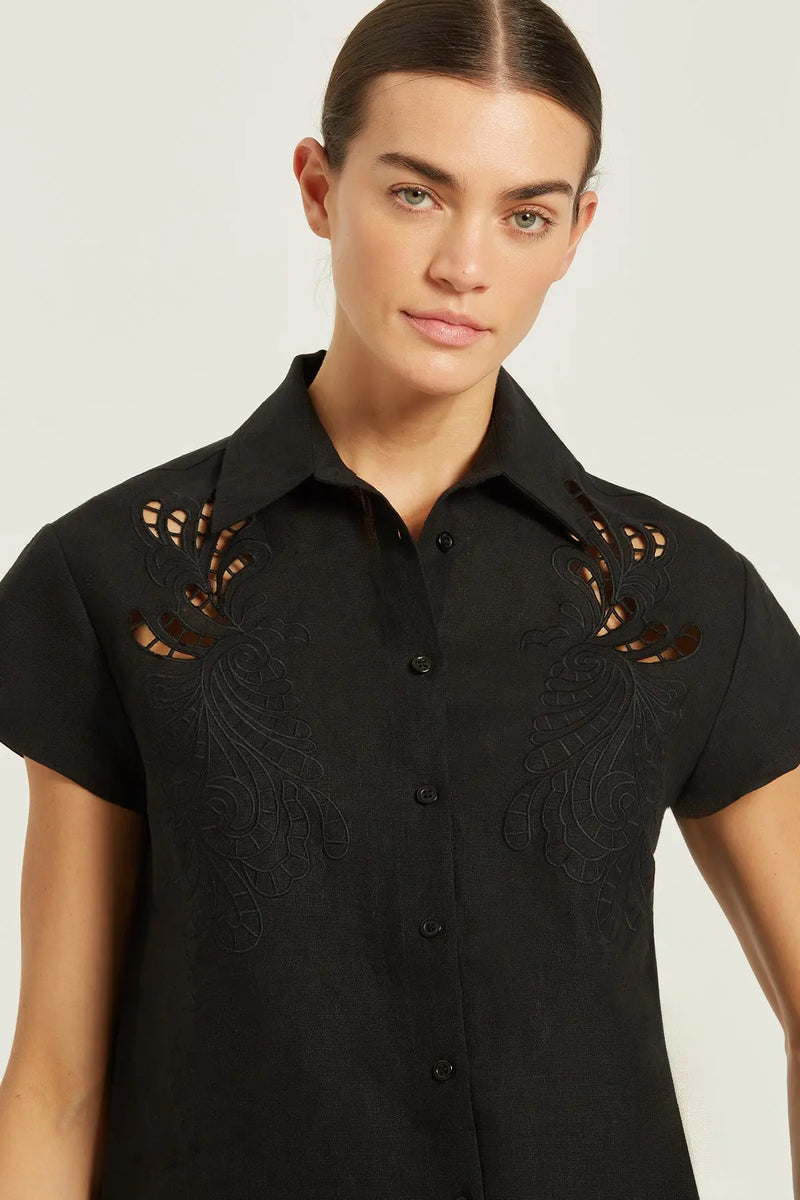 Siyah Fisto Detaylı Kısa Kollu Kadın Gömlek  Mısırlı 1951
