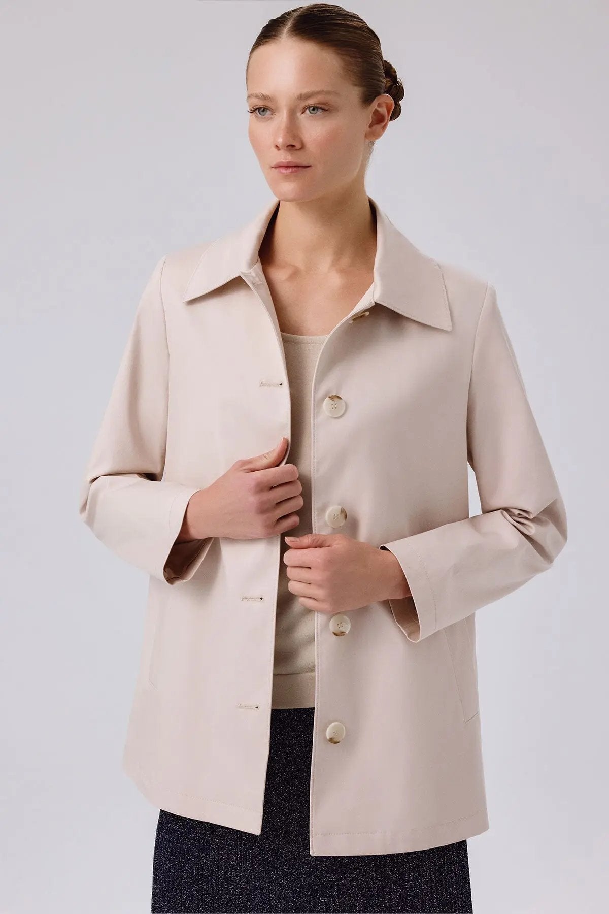 Açık Bej Gömlek Yaka Düğmeli Kadın Trençkot  Mısırlı 1951