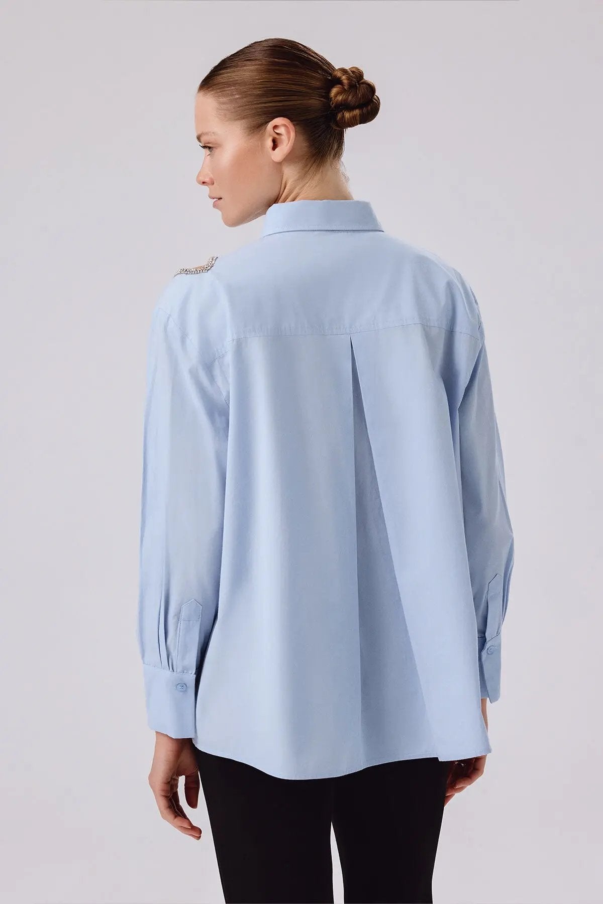 Bebe Mavi Taş İşlemeli Oversize Kadın Gömlek  Mısırlı 1951