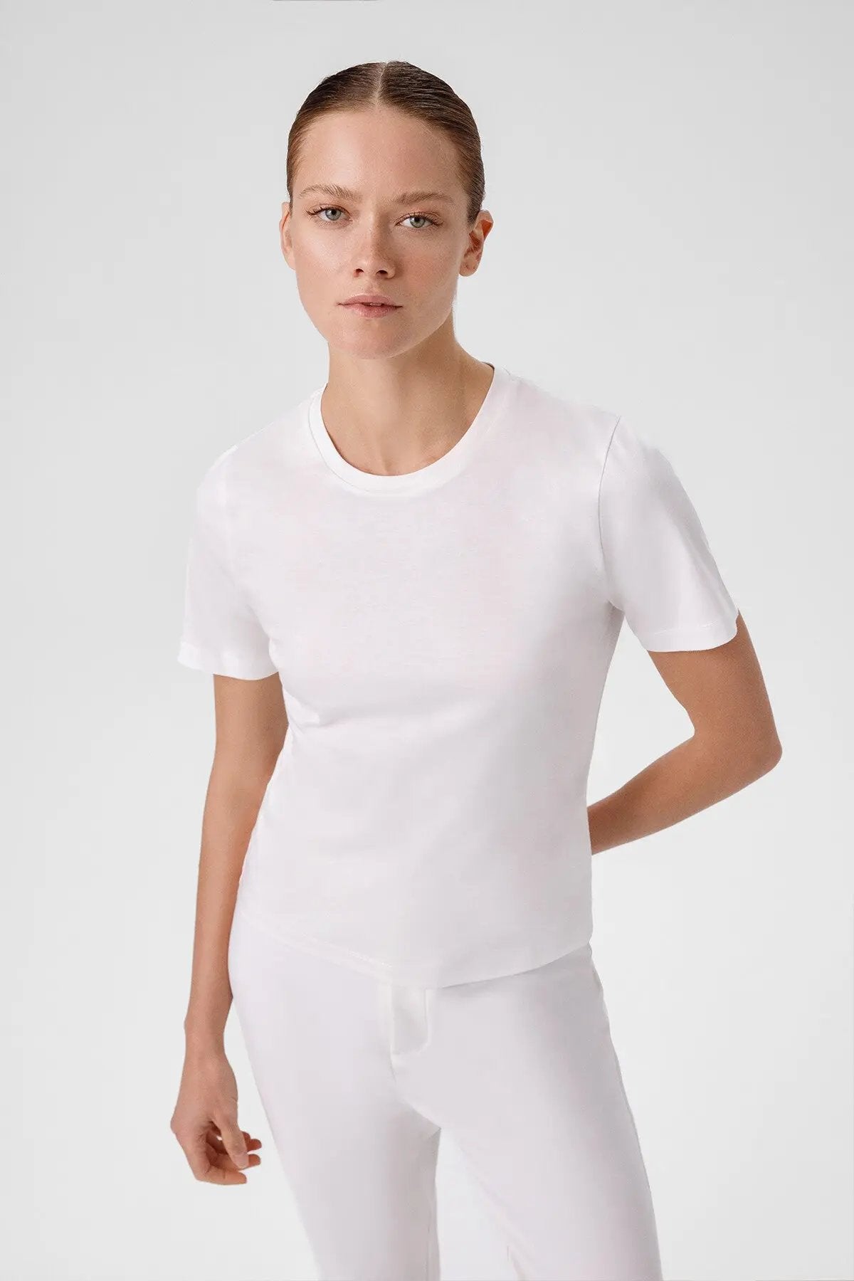 Ekru Bisiklet Yaka Kısa Kollu Kadın Tişört  Mısırlı 1951