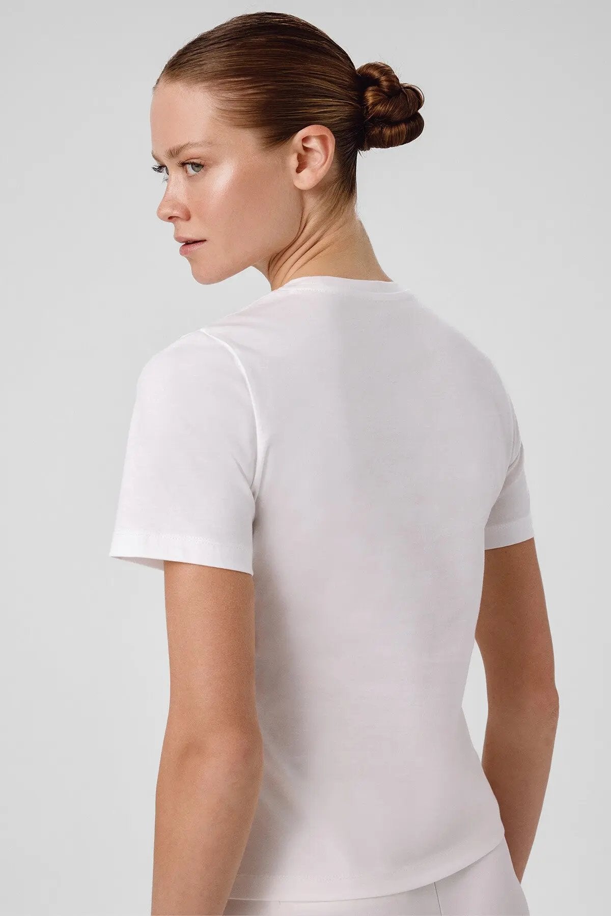 Ekru Bisiklet Yaka Kısa Kollu Kadın Tişört  Mısırlı 1951