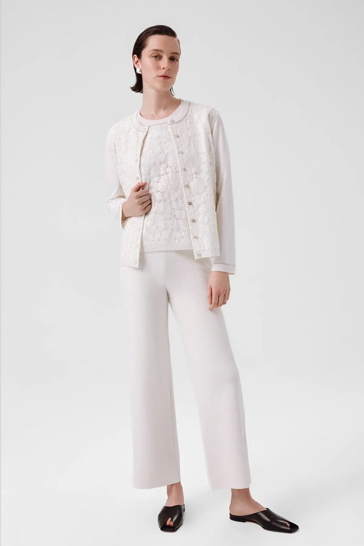 Ekru Dantel Detaylı Düğmeli Kadın Hırka  Mısırlı 1951