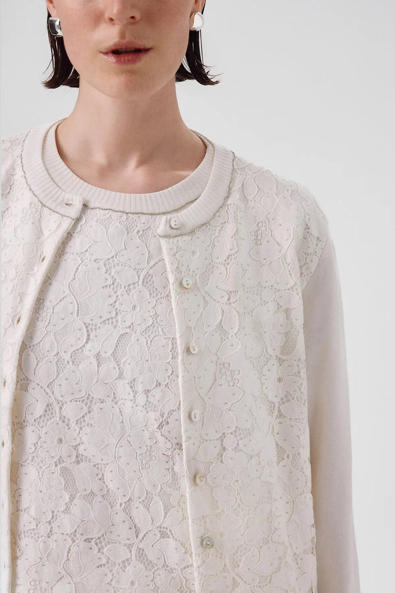 Ekru Dantel Detaylı Düğmeli Kadın Hırka