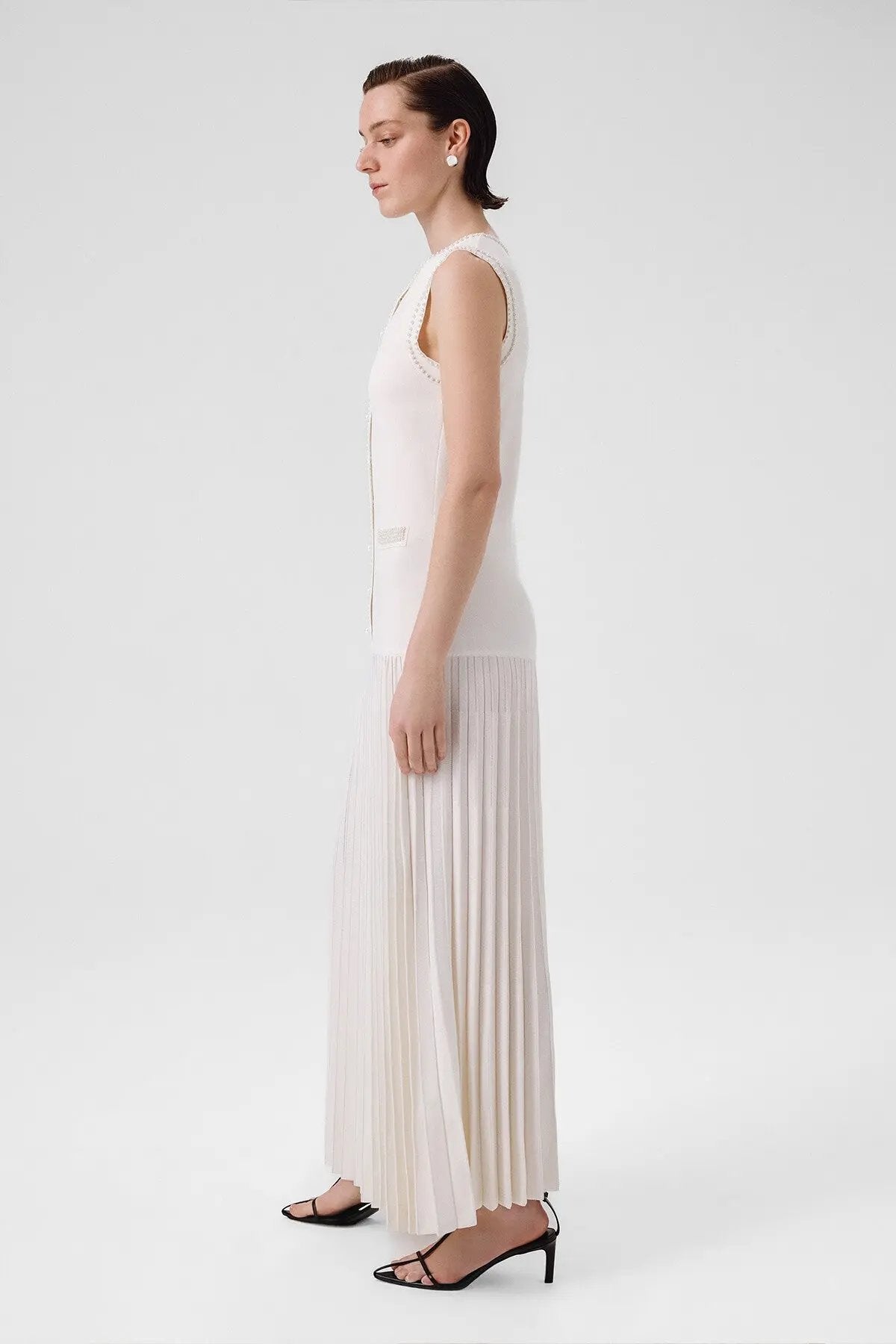 Ekru İnci İşlemeli Eteği Piliseli Uzun Elbise  Mısırlı 1951