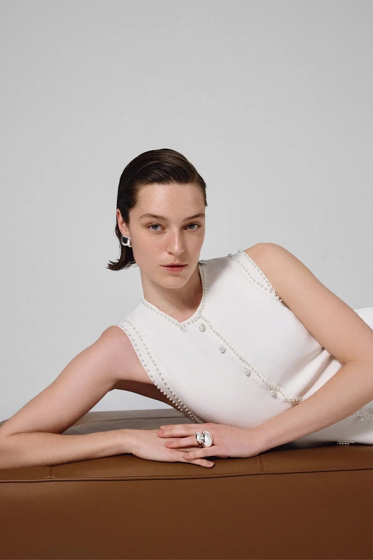 Ekru İnci İşlemeli Eteği Piliseli Uzun Elbise  Mısırlı 1951