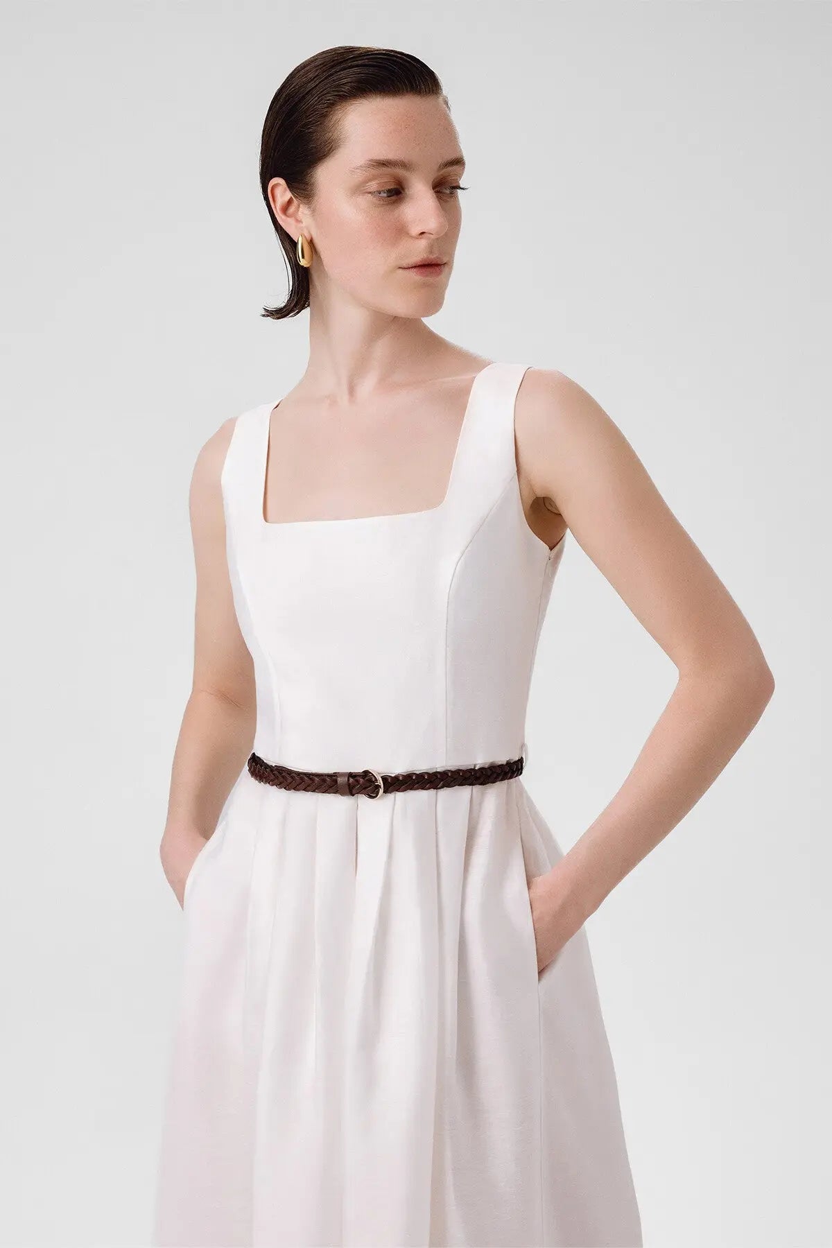 Ekru Kare Yaka Kemer Detaylı Uzun Elbise  Mısırlı 1951