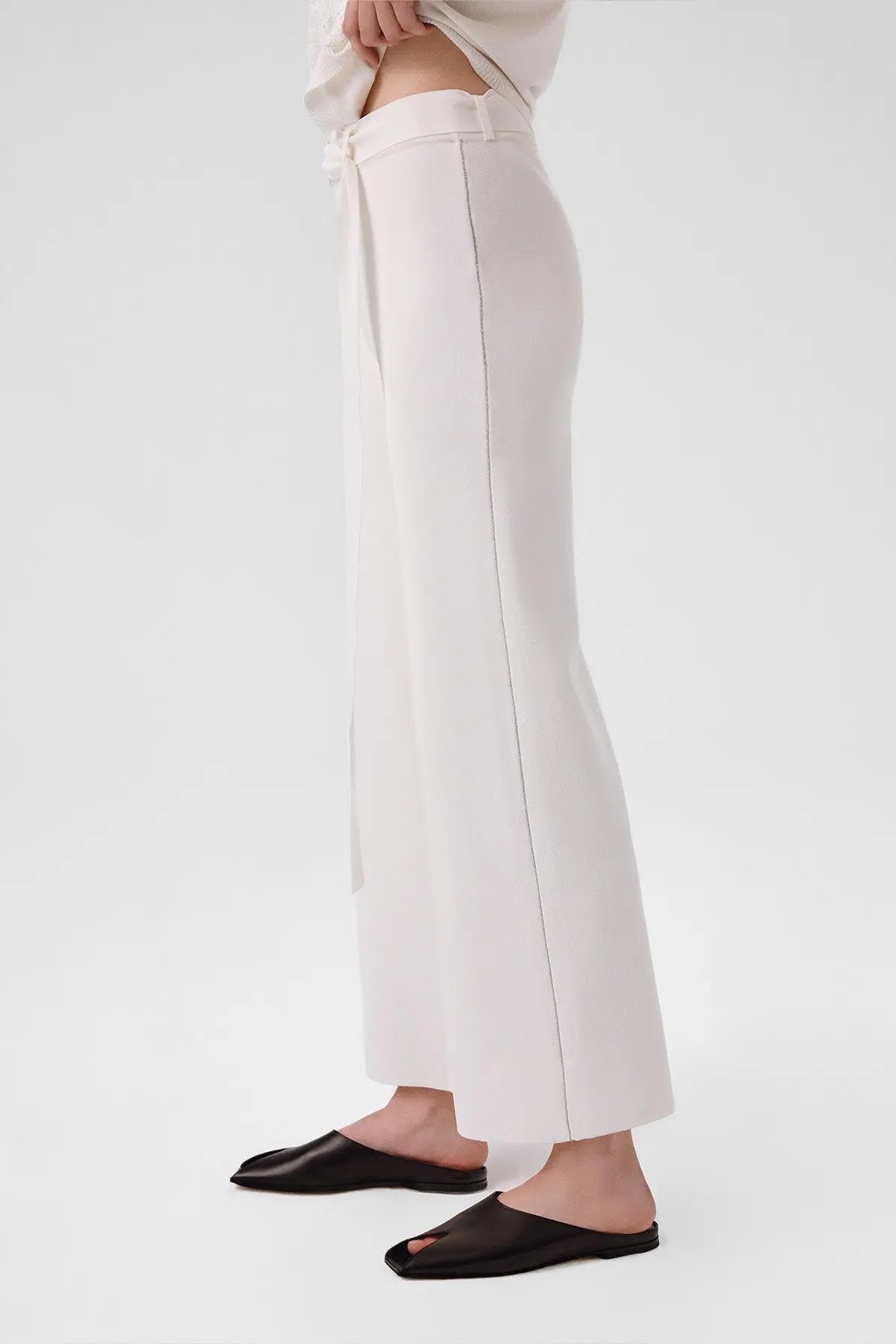 Ekru Kemer Detaylı Bol Paça Kadın Pantolon  Mısırlı 1951
