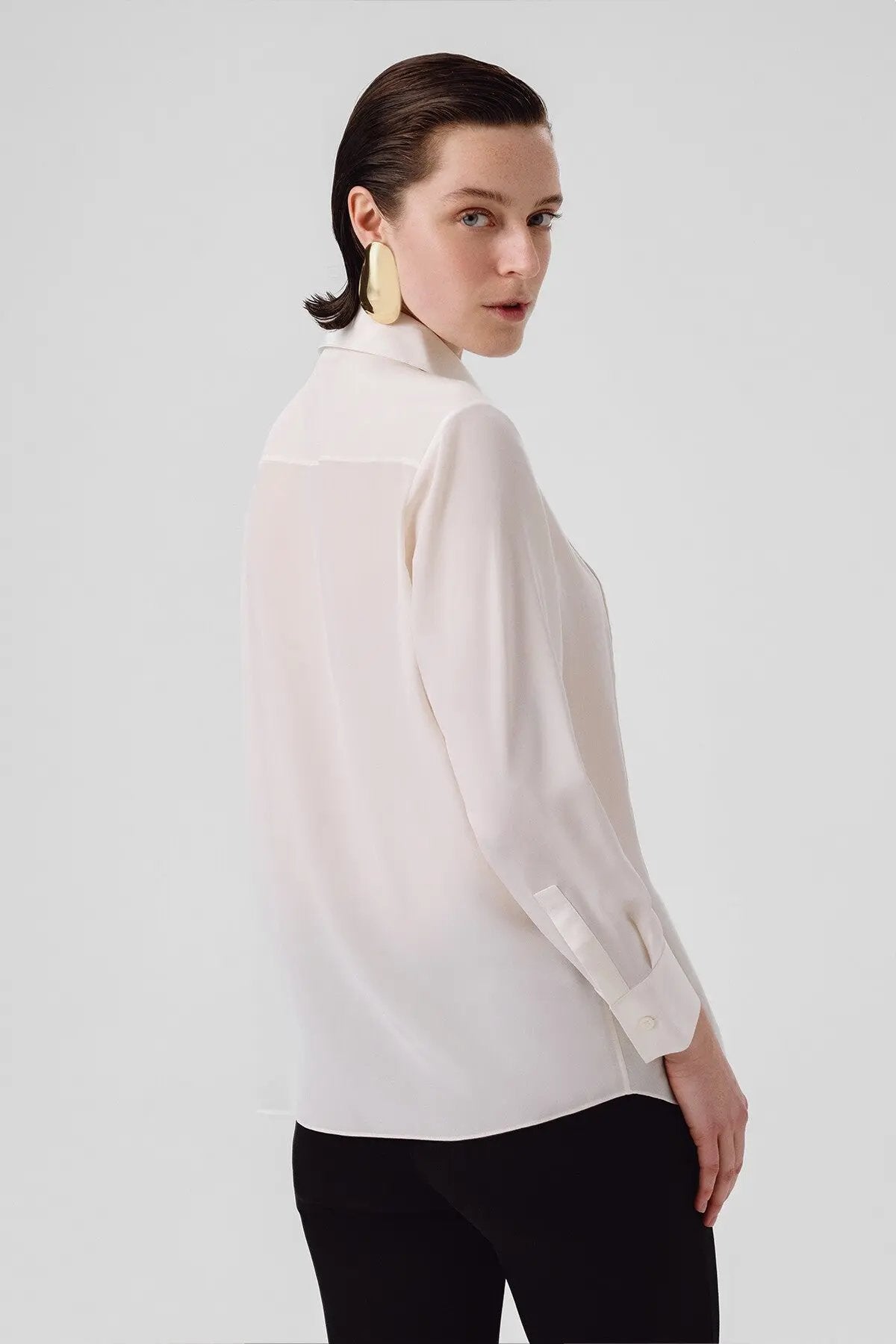 Ekru Önü Dikiş Detaylı Kadın Gömlek  Mısırlı 1951