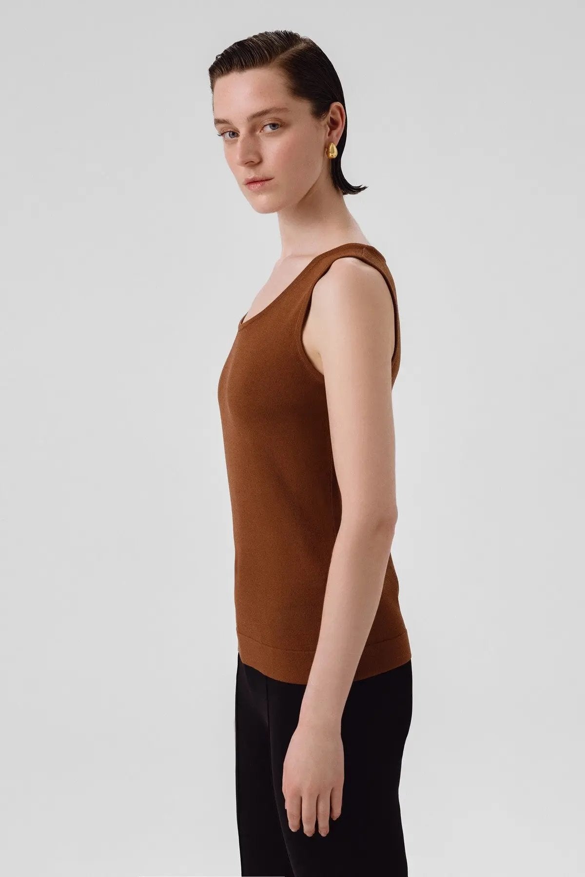 Kahverengi Kalın Askılı Yuvarlak Yaka Kadın Atlet  Mısırlı 1951