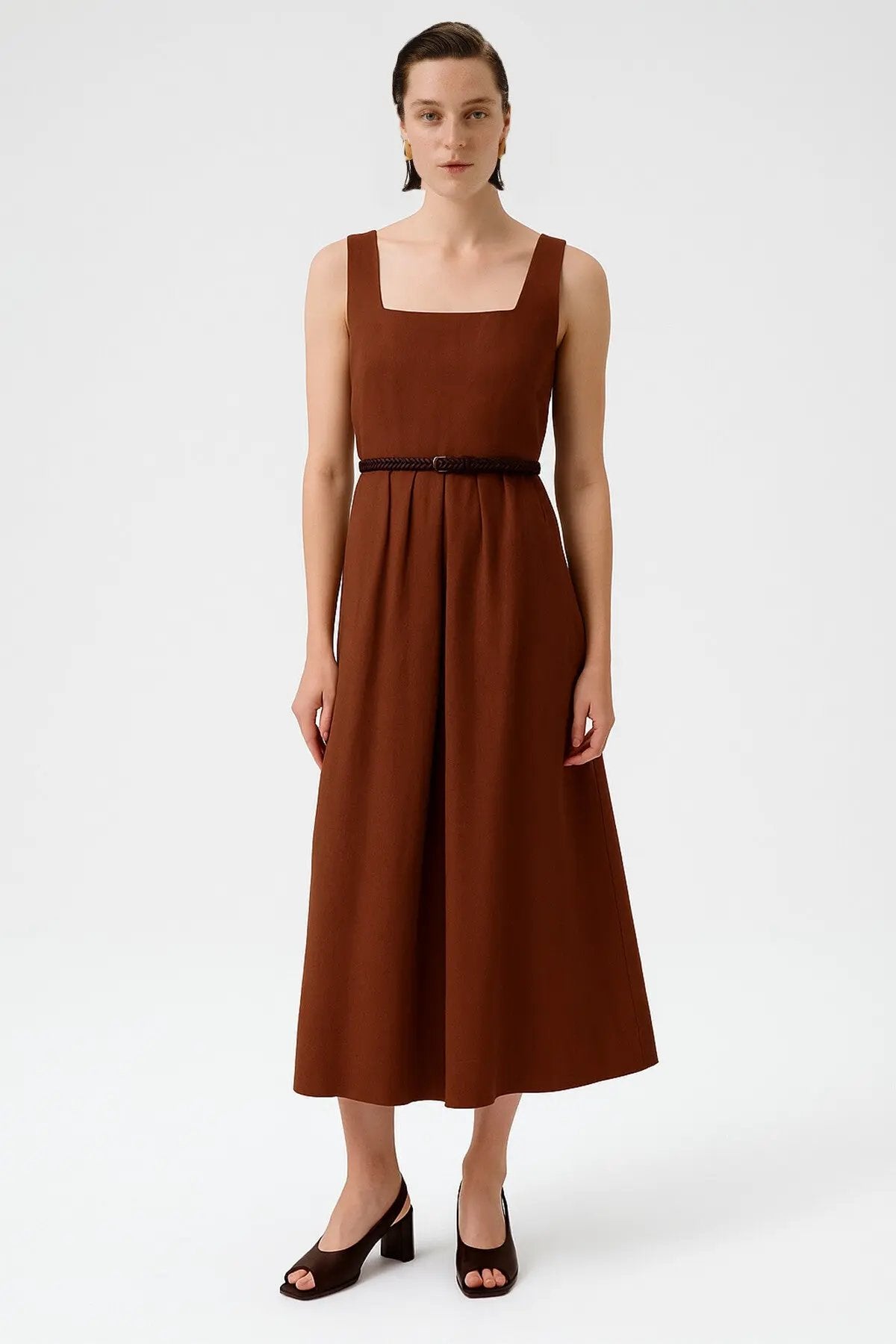 Kahverengi Kare Yaka Kemer Detaylı Uzun Elbise  Mısırlı 1951